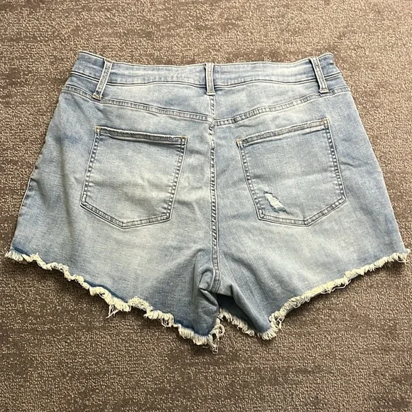 NWT Pistola Jean Shorts Size 18W - Picture 10 of 10